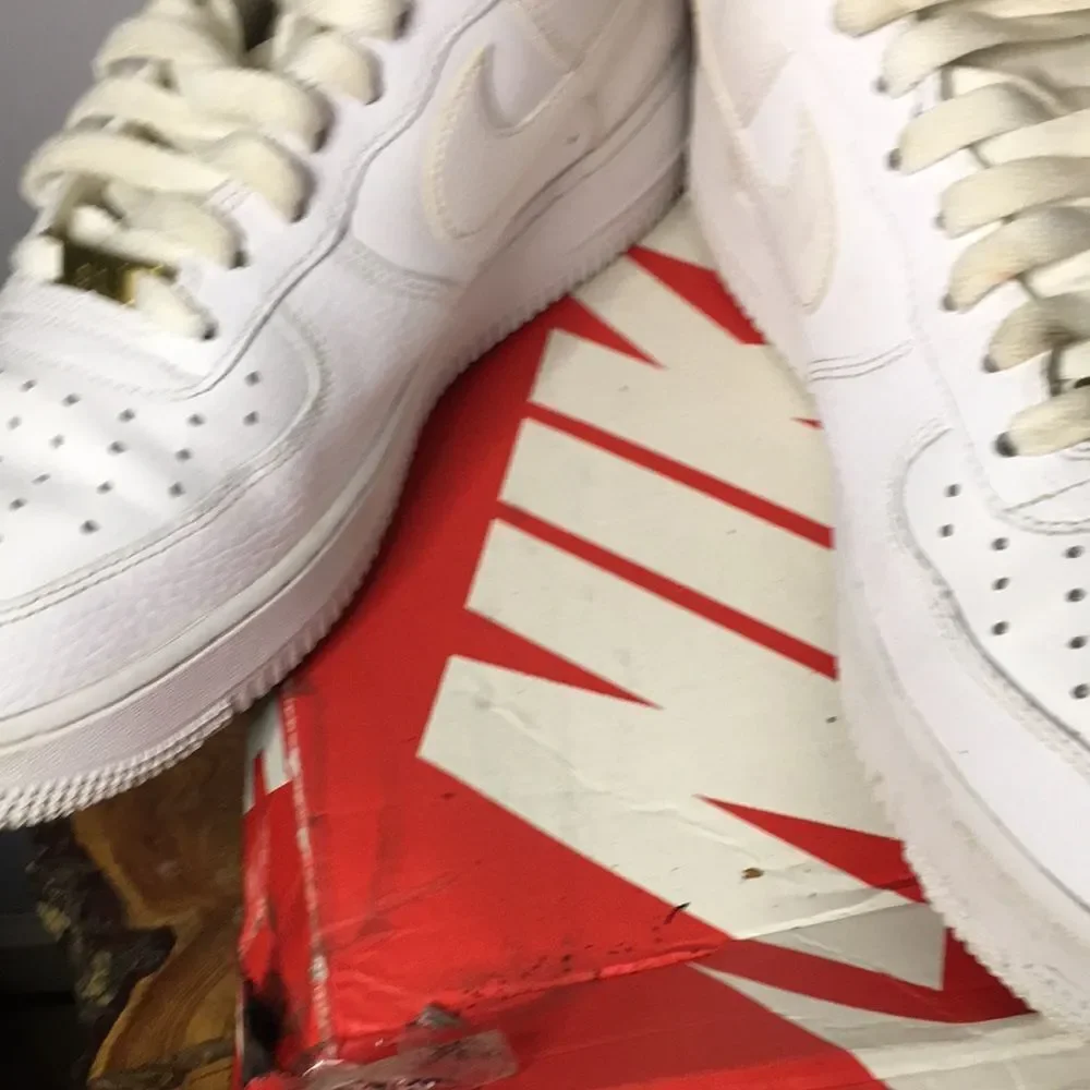 Nike Air Force 1 Hurricane sneakers